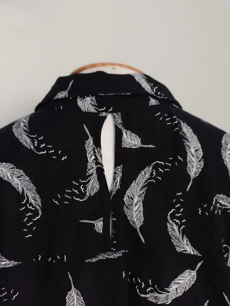 camisao em viscose estampa de penas