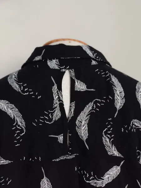 camisao em viscose estampa de penas