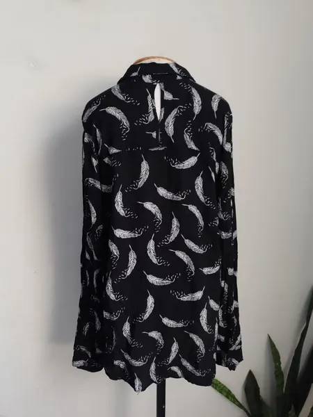 camisao em viscose estampa de penas