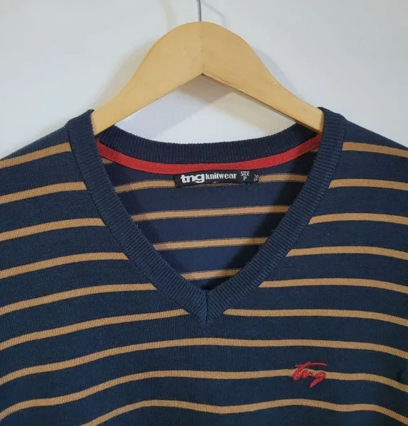 blusa tng listrada azul e dourado