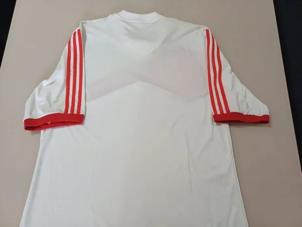camisa adidas branca e  vermelha
