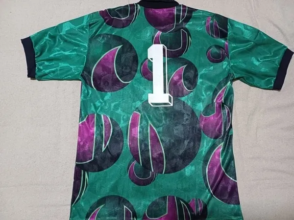 camisa de goleiro retrô