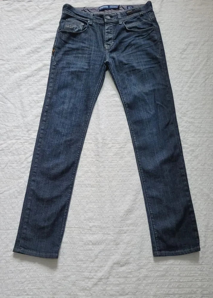 calça jeans handbook