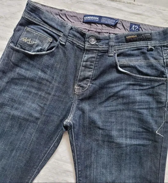 calça jeans handbook