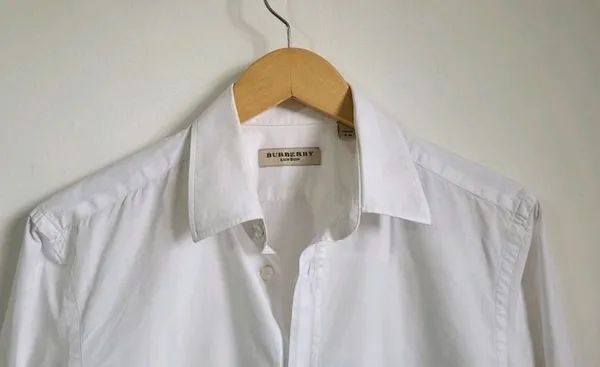 camisa branca burberry
