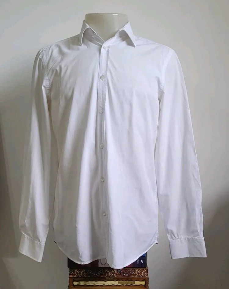 camisa branca burberry