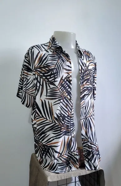 camisa Estampada folhas