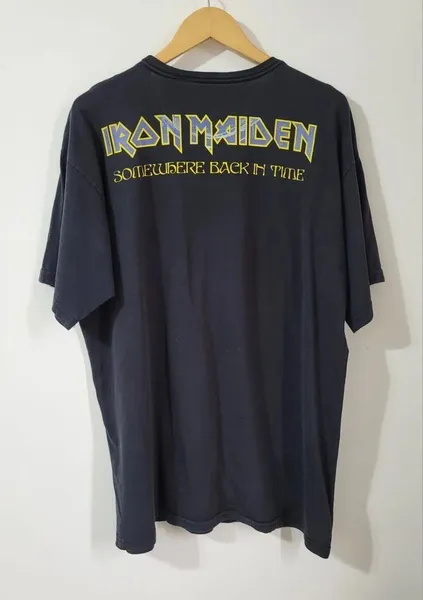 camisa estampada iron maiden