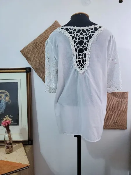 camisa branca bordada
