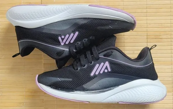 tênis esportivo preto ace