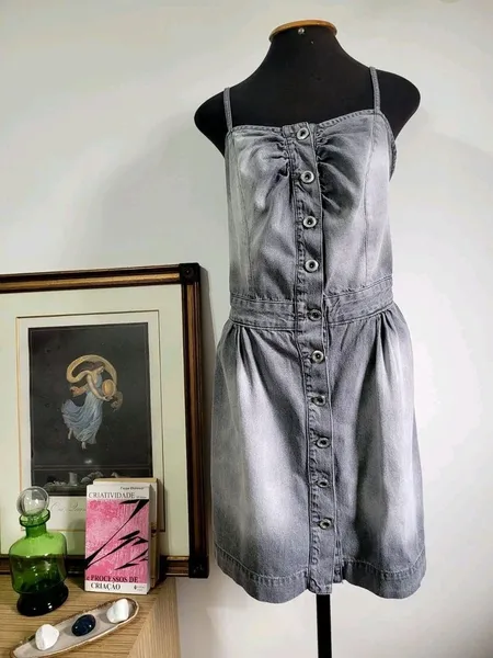 vestido jeans cinza