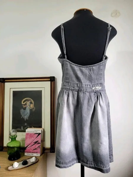 vestido jeans cinza