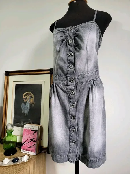 vestido jeans cinza