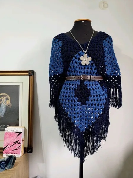 poncho de tricô artesanal