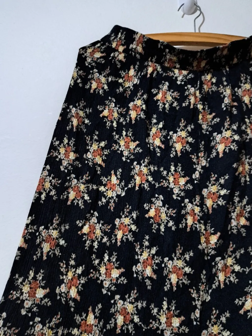 saia com abertura frontal