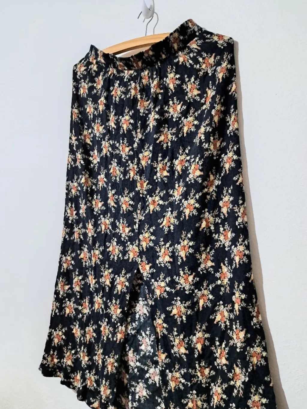 saia com abertura frontal