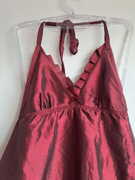 vestido vermelho frente única