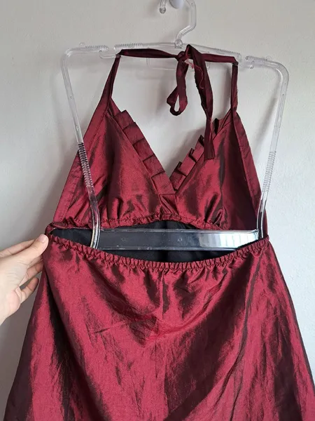 vestido vermelho frente única