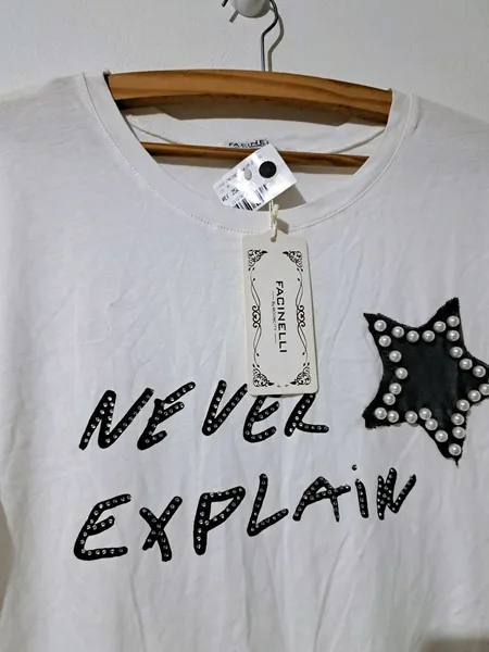 t-shirt facinelli nova com etiqueta