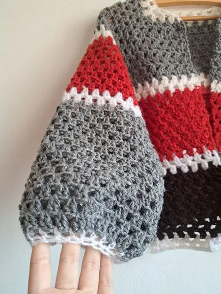 cardigan feito a mão novo