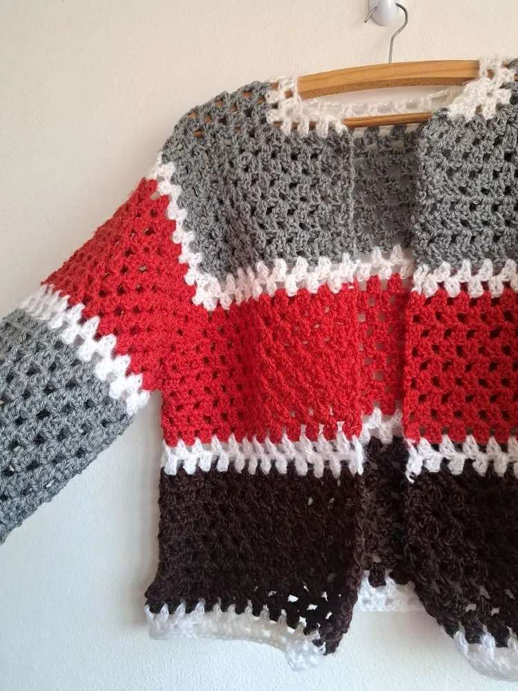 cardigan feito a mão novo