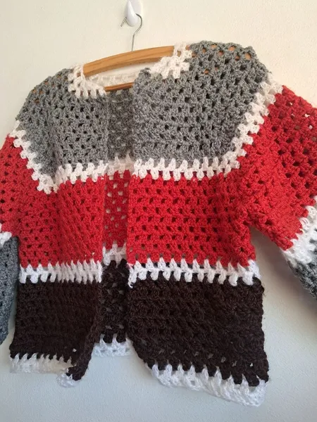 cardigan feito a mão novo