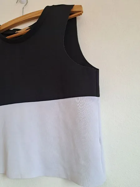 cropped zara preto e branco