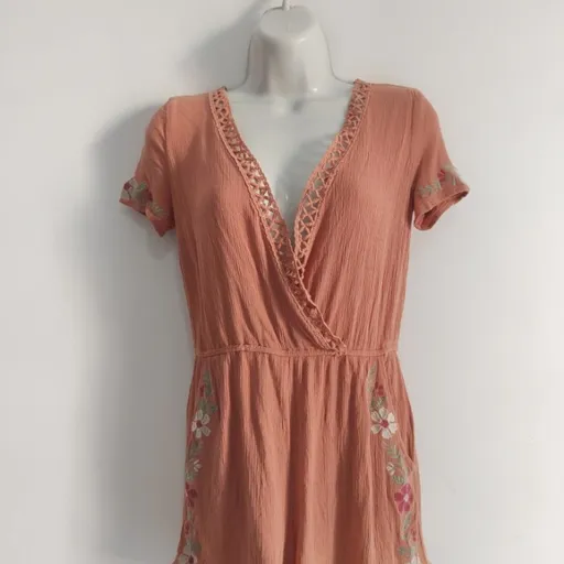 Macaquinho Bordado Floral - Forever 21 - Tam. P