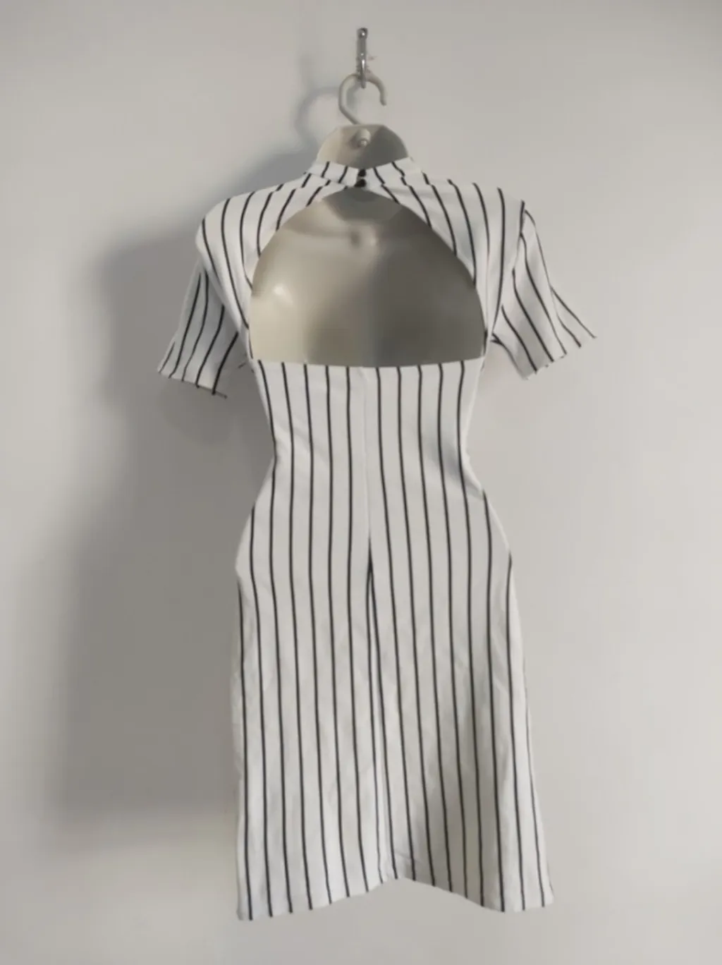 Vestido Decote nas Costas - Tam. P