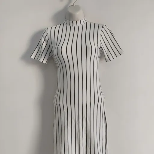 Vestido Decote nas Costas - Tam. P