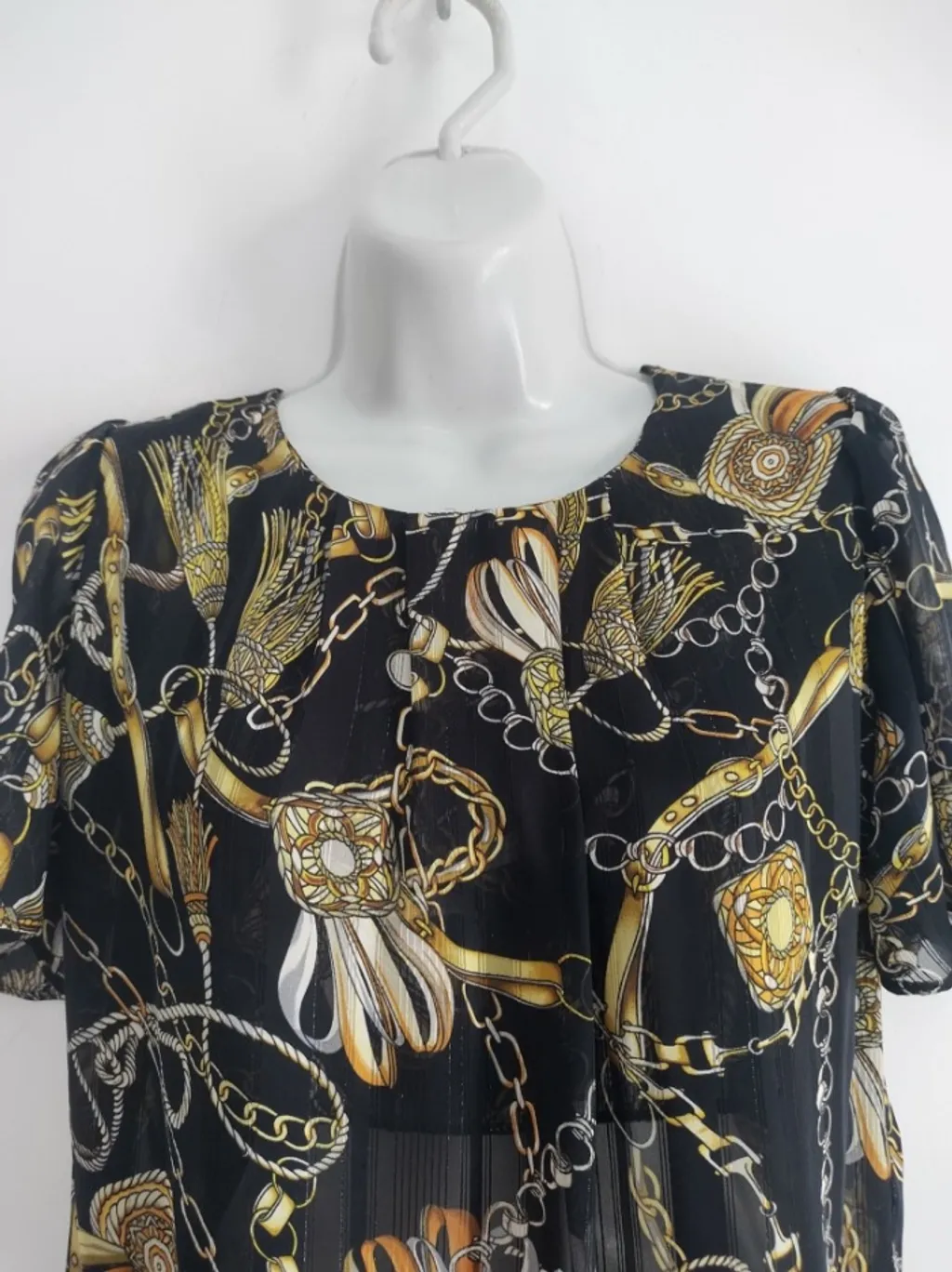 Blusa Estampada com Brilho Dourado - Tam. P