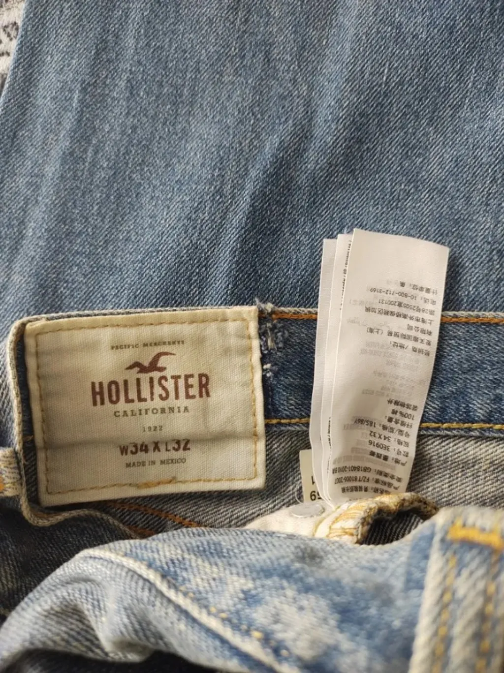Calça Jeans Masculina Hollister - Tam. 44