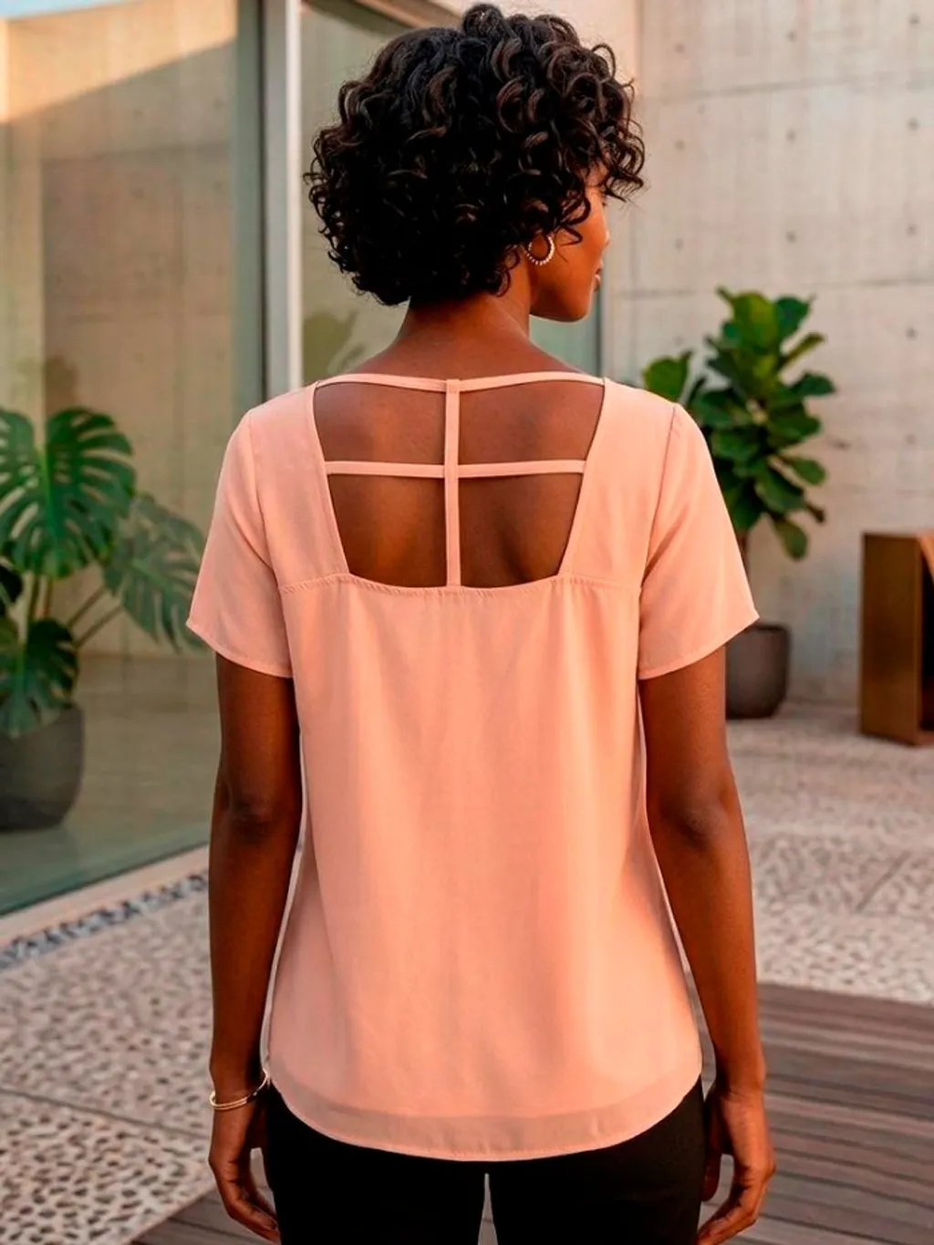 Blusa Decote nas Costas - Tam. M