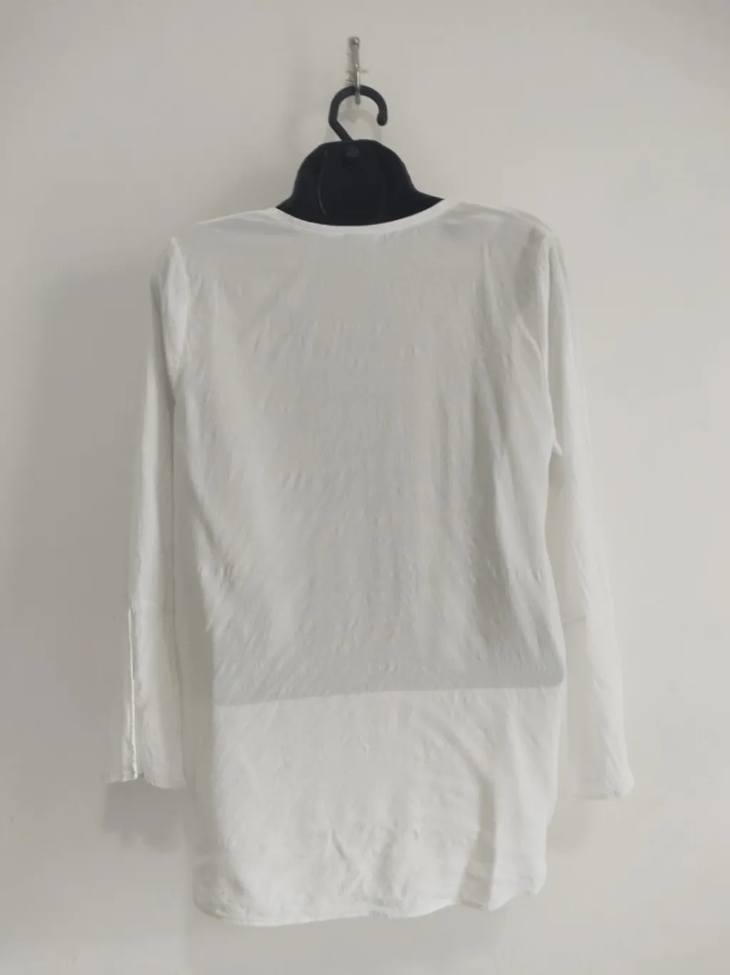 Blusa Branca Manga com Fenda - Tam. M