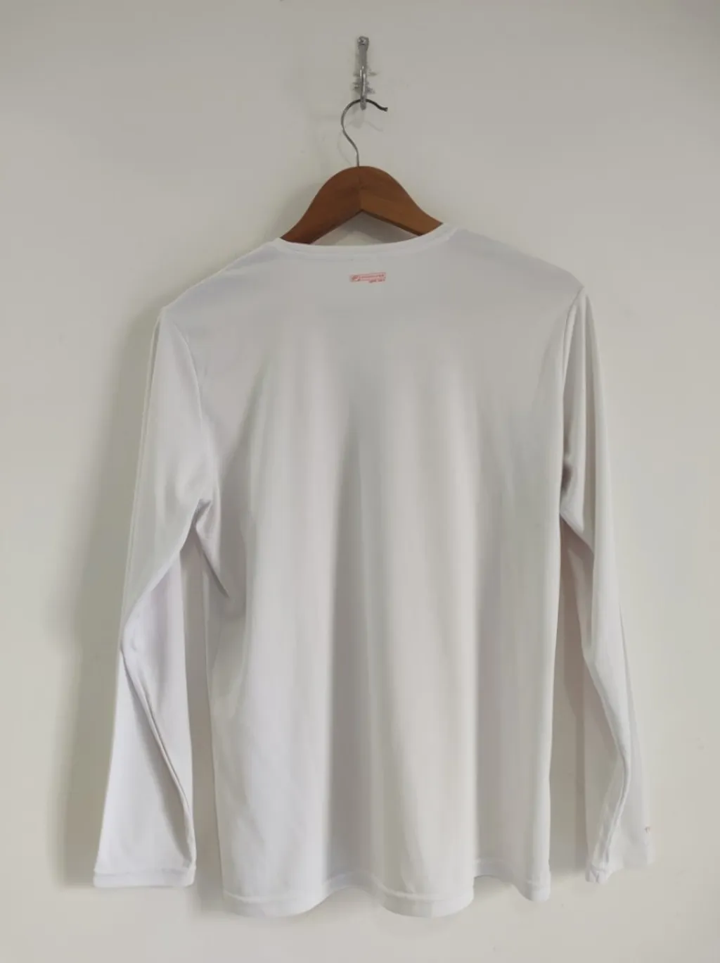 Camiseta com proteção UV 50 - Decathlon - Tam. M