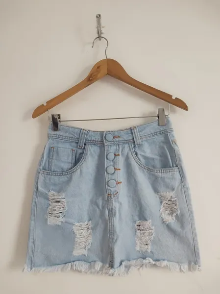 Saia Jeans Destroyed Botões - Tam. 36
