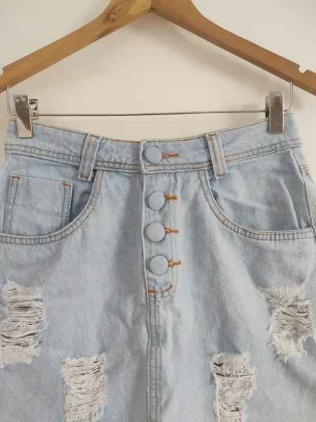Saia Jeans Destroyed Botões - Tam. 36