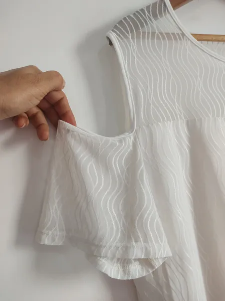 Blusa Pérola Ombro Vazado - Tam. GG