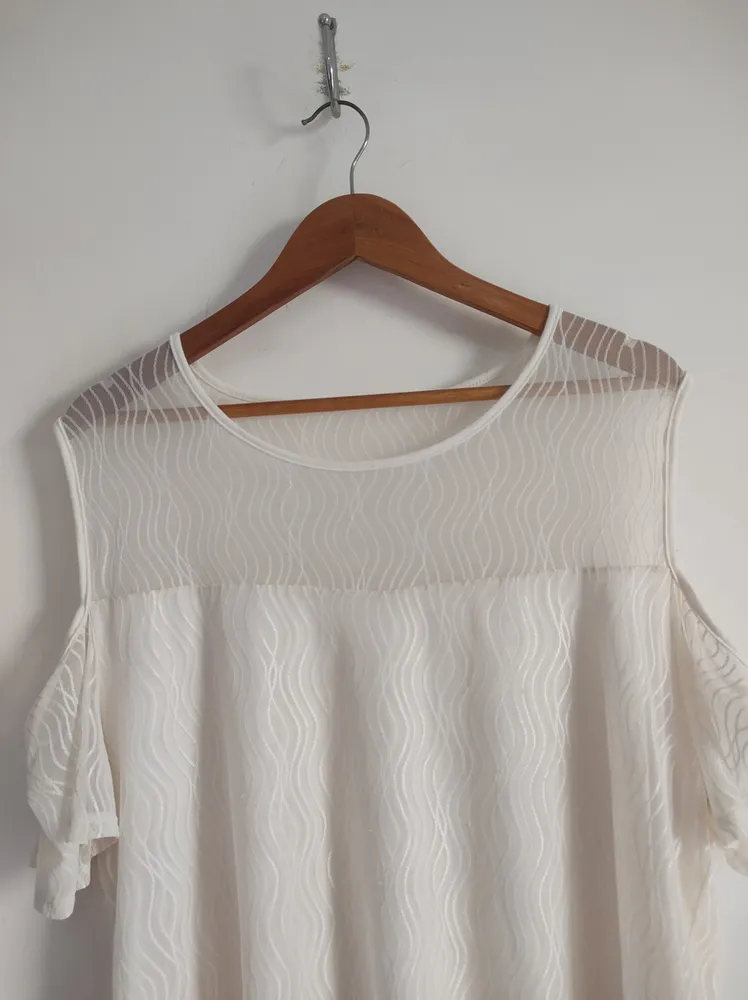 Blusa Pérola Ombro Vazado - Tam. GG