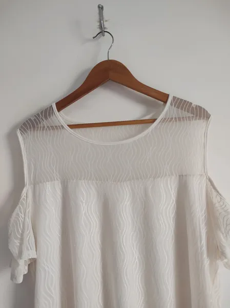 Blusa Pérola Ombro Vazado - Tam. GG