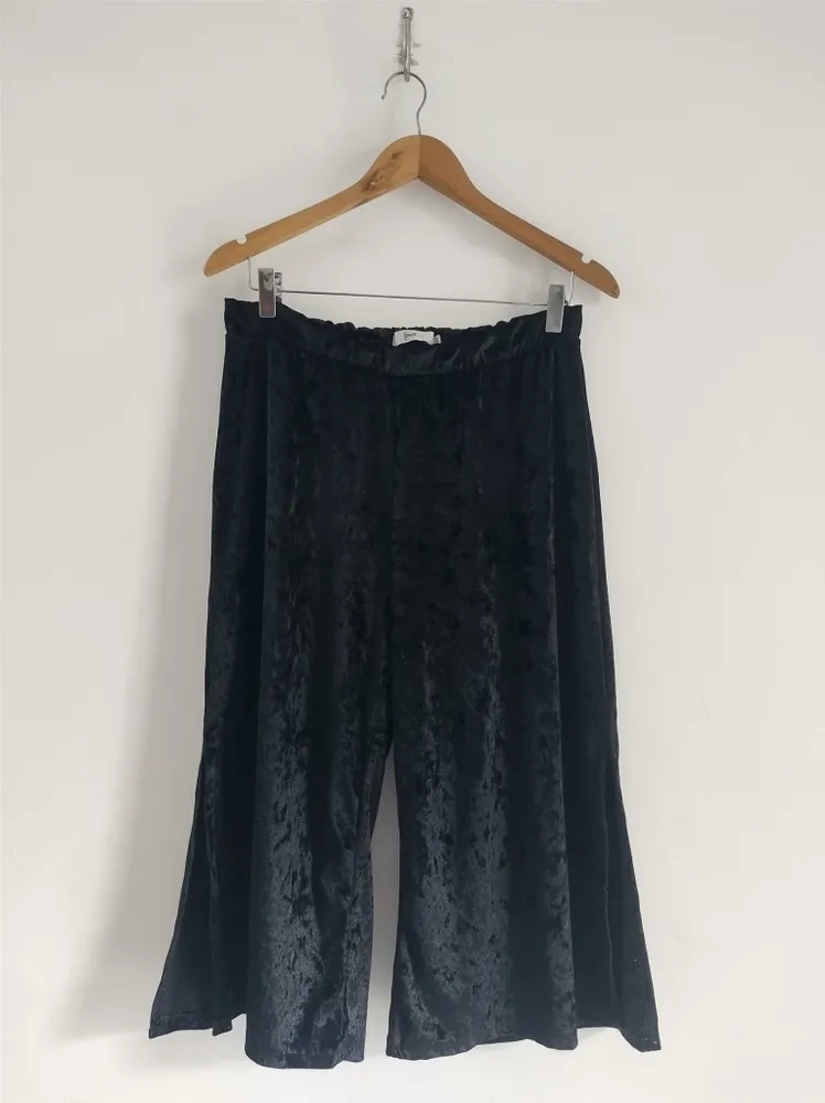 Calça de Veludo Fenda Pantacourt - Tam. G