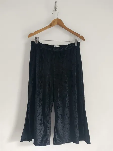 Calça de Veludo Fenda Pantacourt - Tam. G