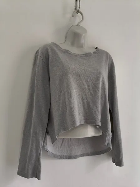Blusa Cropped Manga Longa com Cotoveleiras - Tam. M