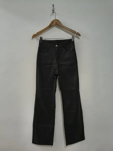 Calça Couro Ecológico Shein Nova - Tam. P