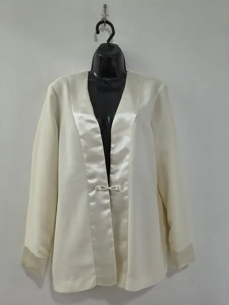 Blazer Feminino Creme com Acabamento Acetinado - Tam. G