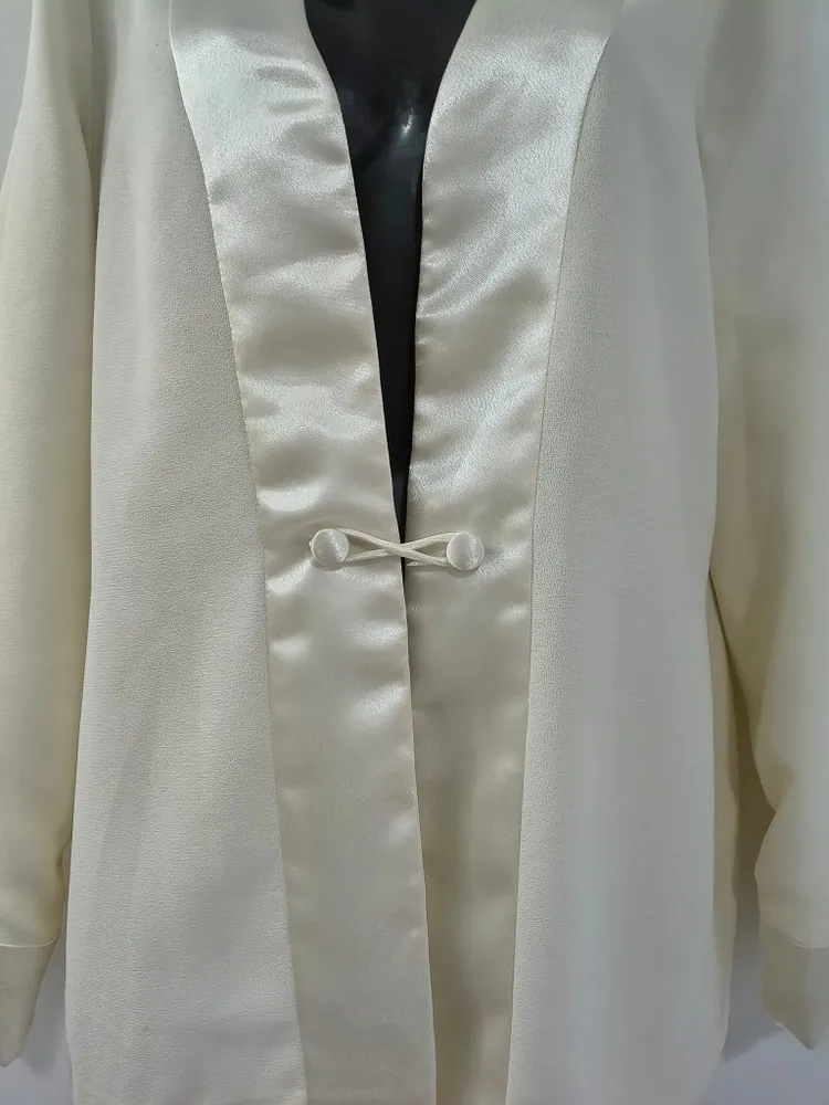 Blazer Feminino Creme com Acabamento Acetinado - Tam. G