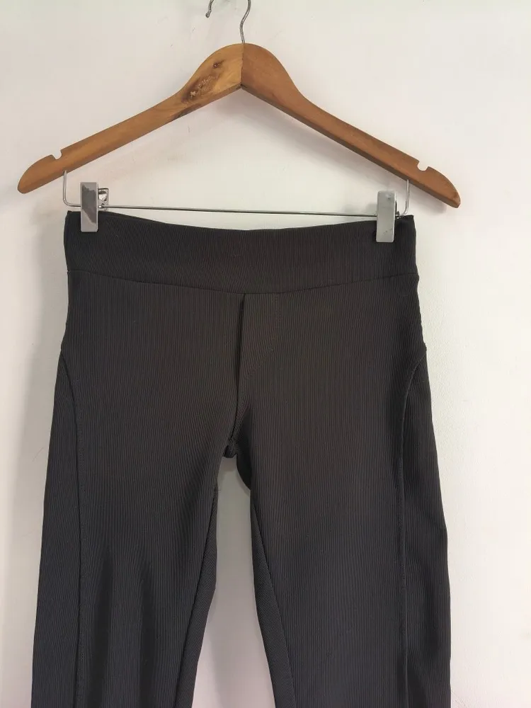 Calça Feminina Canelada Legging de Montaria Preta - Tam. P