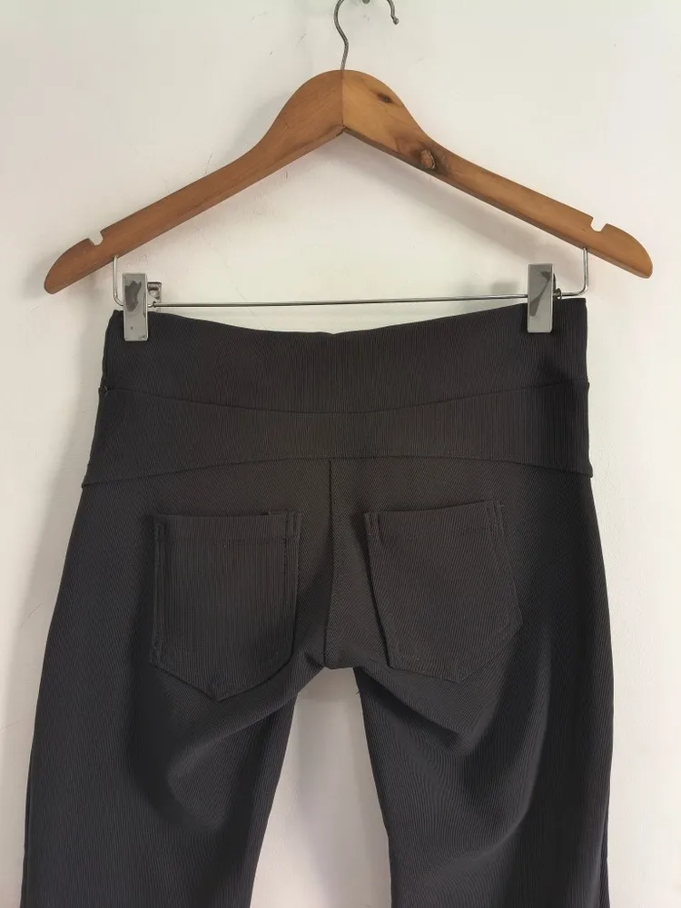 Calça Feminina Canelada Legging de Montaria Preta - Tam. P
