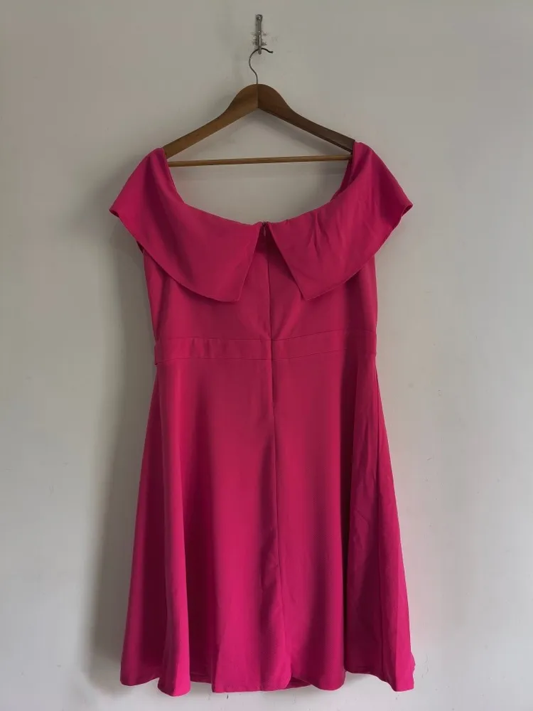 Vestido de Alfaiataria Ombro a Ombro com Bojo - Tam. G