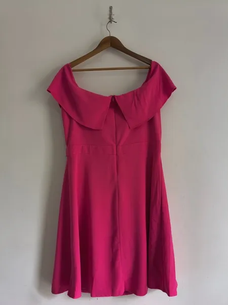 Vestido de Alfaiataria Ombro a Ombro com Bojo - Tam. G